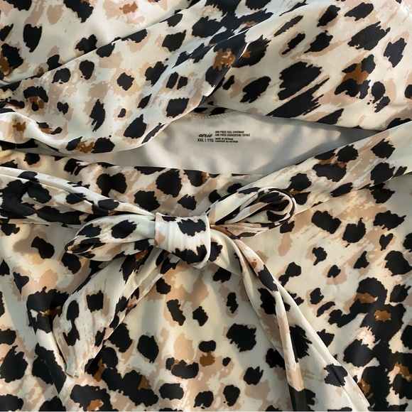 AERIE Leopard Print Wrap One-Piece Swimsuit XXL Full Coverage V-Neck Cut-Out NWT - Picture 6 of 16